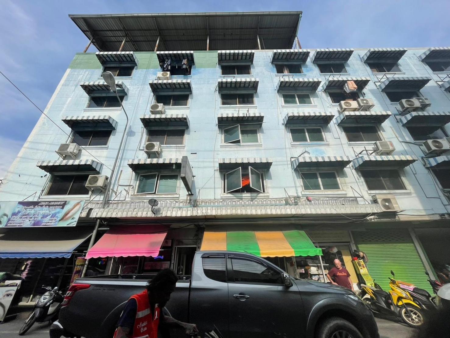 Oyo 75494 President Apartment Pattaya Dış mekan fotoğraf