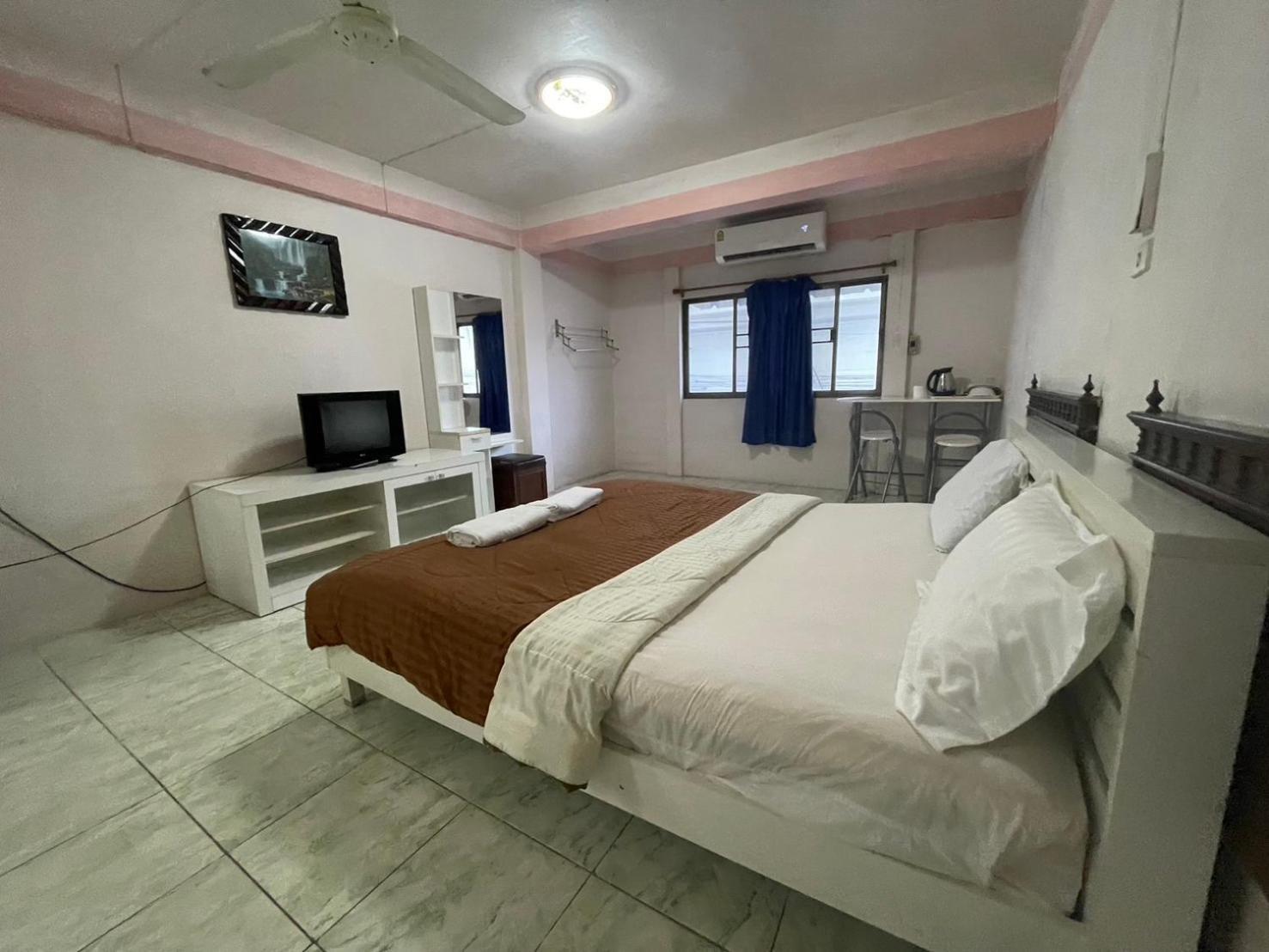 Oyo 75494 President Apartment Pattaya Dış mekan fotoğraf