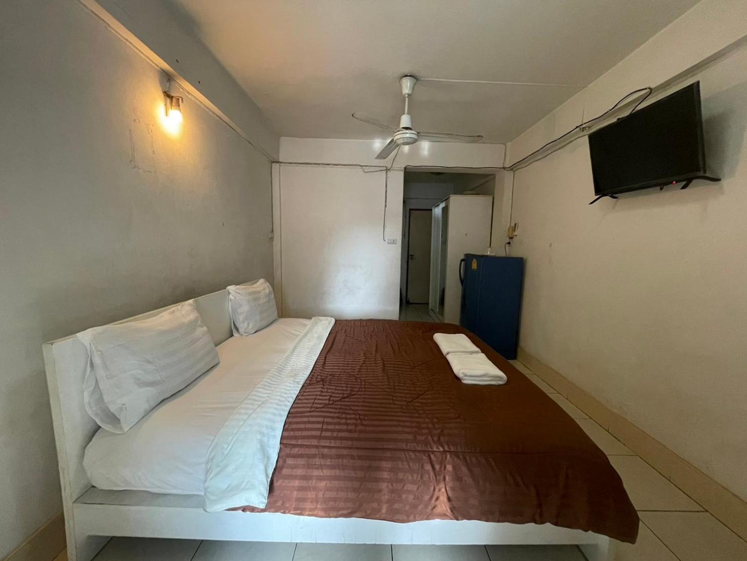 Oyo 75494 President Apartment Pattaya Dış mekan fotoğraf