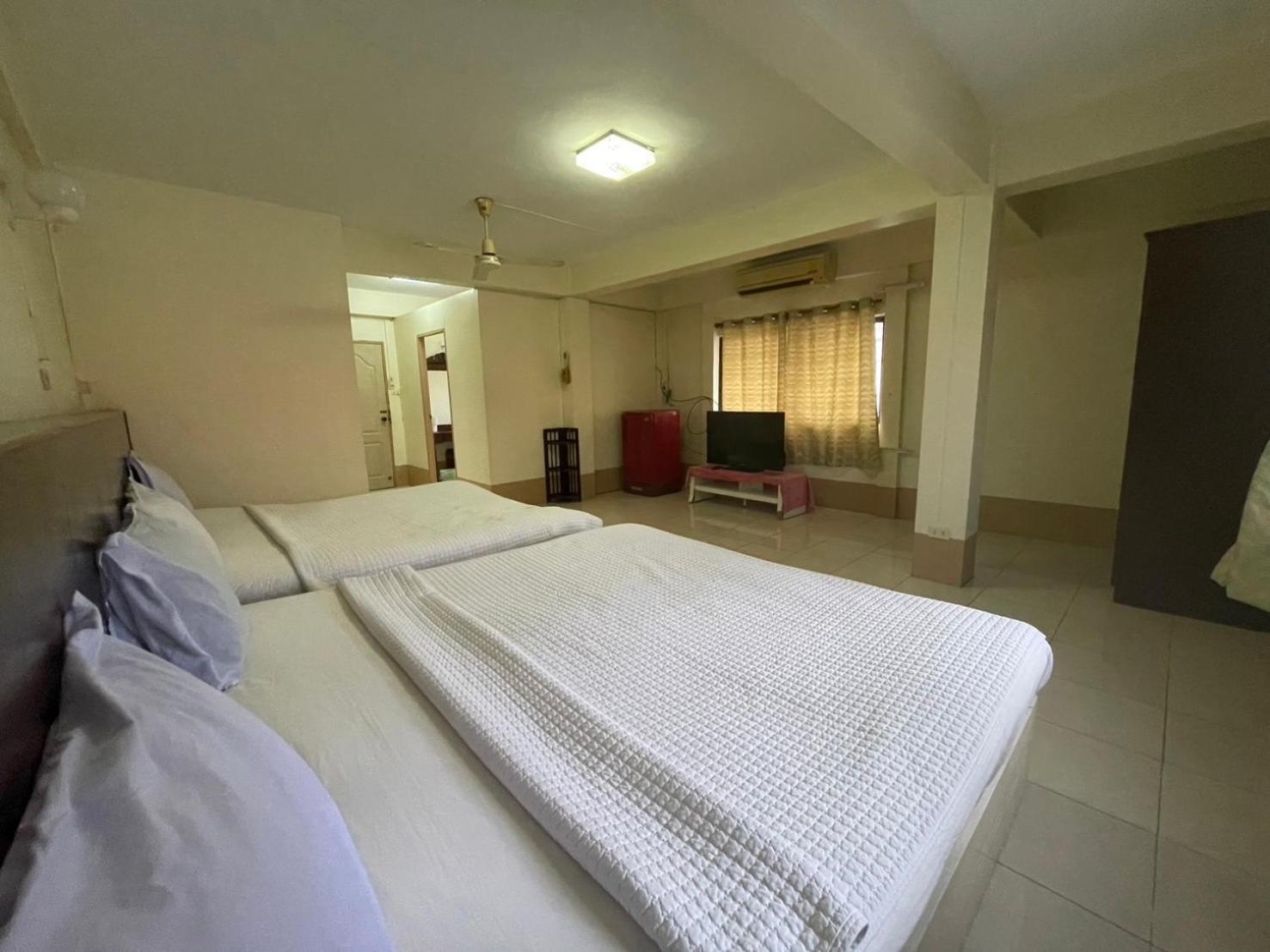 Oyo 75494 President Apartment Pattaya Dış mekan fotoğraf