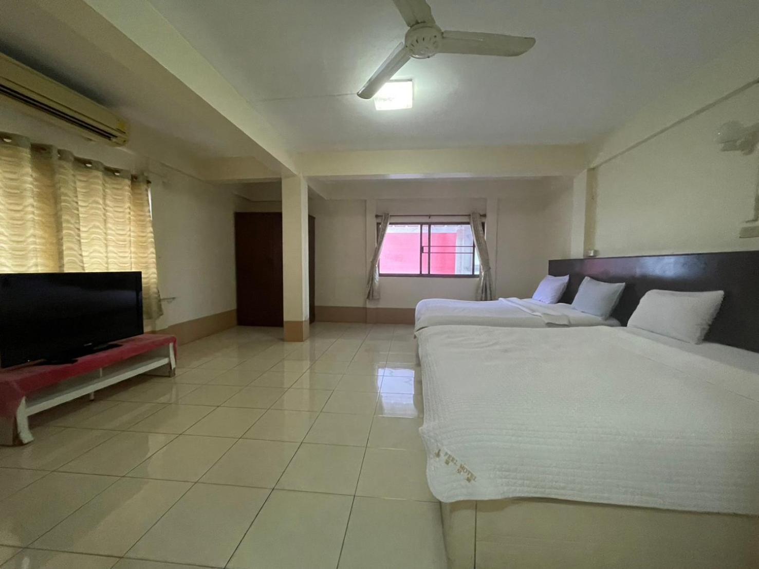 Oyo 75494 President Apartment Pattaya Dış mekan fotoğraf