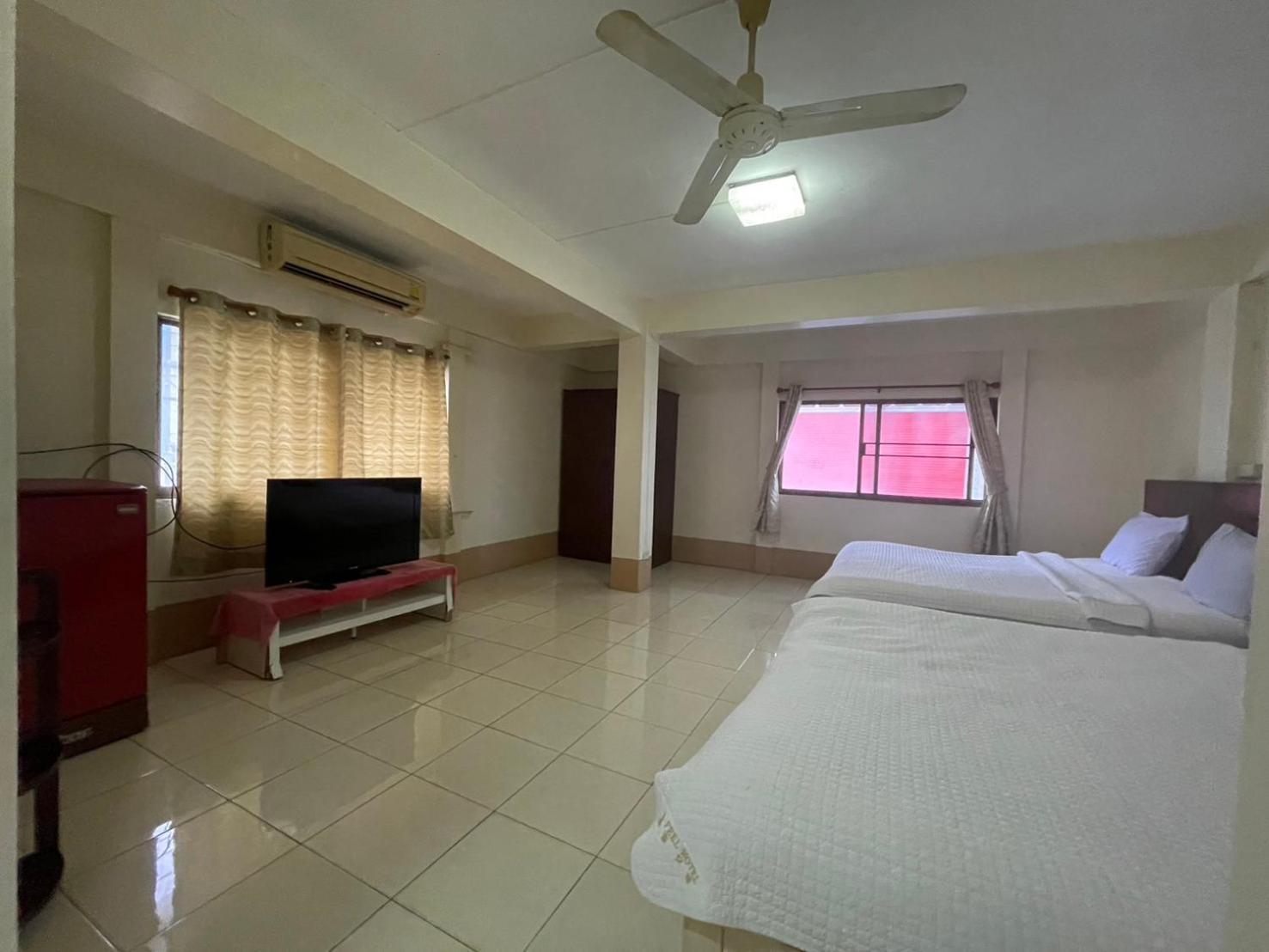 Oyo 75494 President Apartment Pattaya Dış mekan fotoğraf