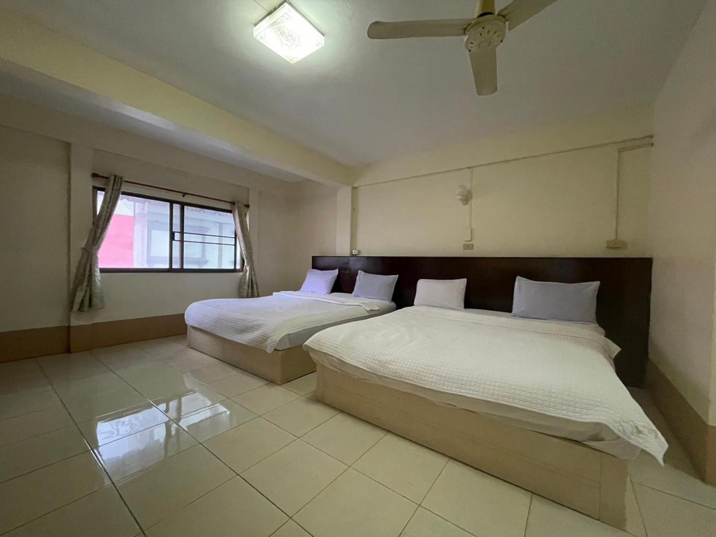 Oyo 75494 President Apartment Pattaya Dış mekan fotoğraf