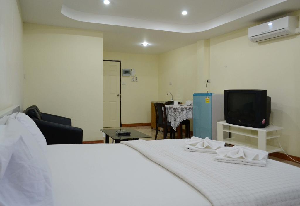 Oyo 75494 President Apartment Pattaya Oda fotoğraf