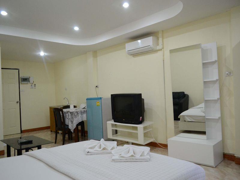 Oyo 75494 President Apartment Pattaya Dış mekan fotoğraf