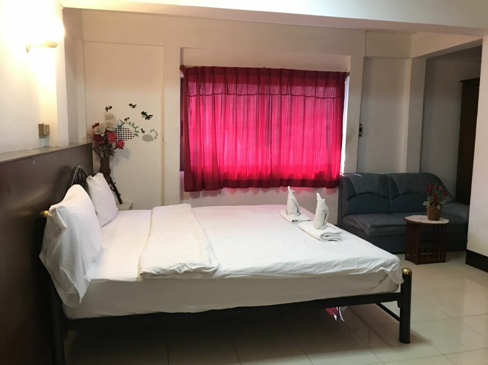 Oyo 75494 President Apartment Pattaya Dış mekan fotoğraf