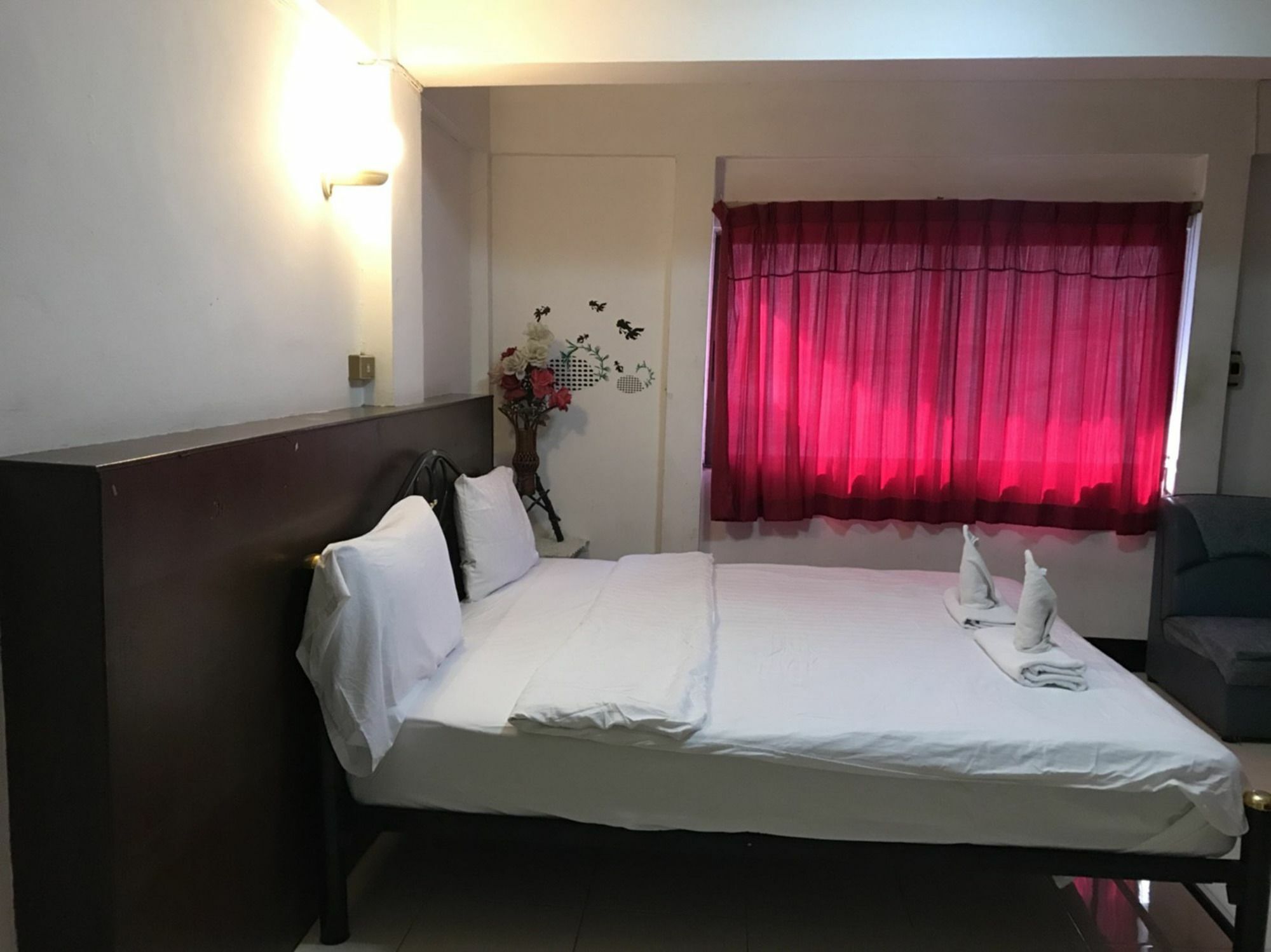 Oyo 75494 President Apartment Pattaya Dış mekan fotoğraf