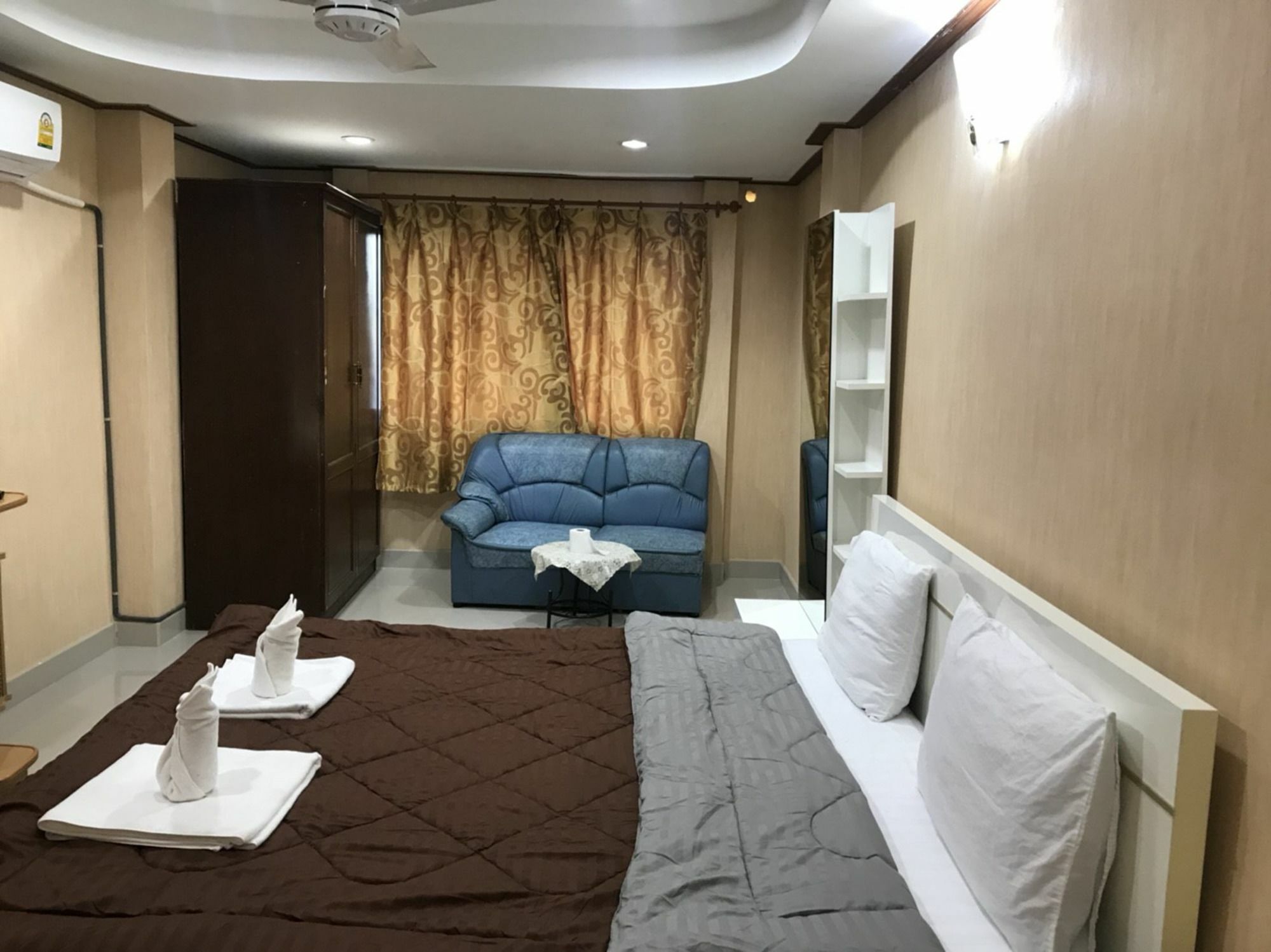 Oyo 75494 President Apartment Pattaya Dış mekan fotoğraf